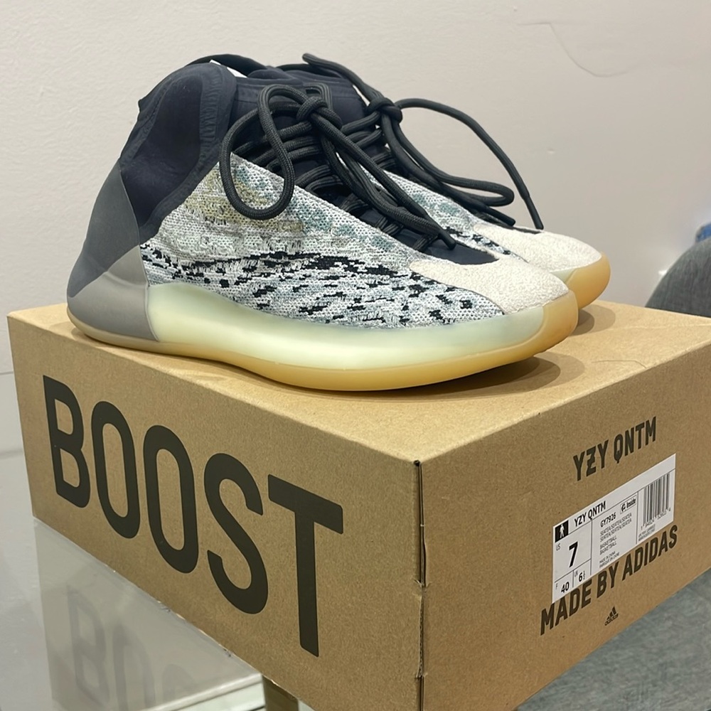 Yeezy QNTM sea teal